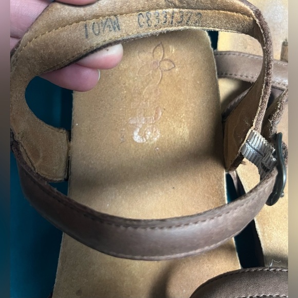 SAS PAMPA TOE LOOP CHOCOLATE LEATHER LOW WEDGE SANDAL
Size 10.5 - Picture 10 of 10